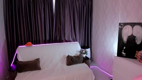 Chloe online show from September 2025 01:14:02 PM