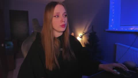 chloegins online show from December 2024 06:59:02 PM