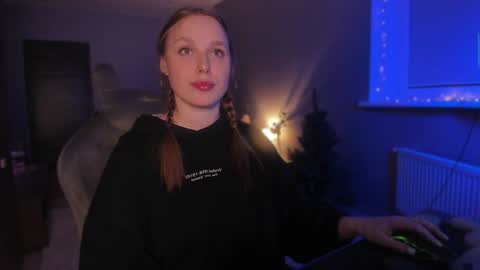 chloegins online show from December 2024 12:01:02 AM