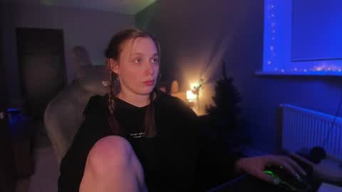 chloegins online show from December 2024 02:10:02 AM
