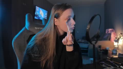 chloegins online show from January 2025 08:40:02 AM