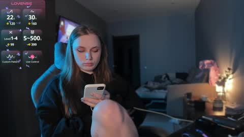 chloegins online show from January 2025 11:43:02 AM