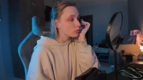chloegins online show from January 2025 04:14:02 PM