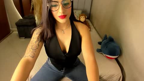 Snapshot of chloeharlan_ chatting on October 2025 12:52:02 AM Laura independent model online show from October 2025 12:52:02 AM