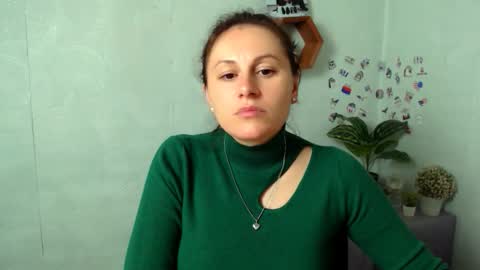 Chloe online show from October 2025 03:53:01 PM