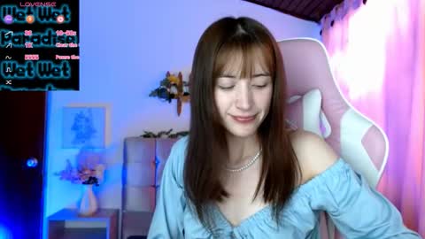 Chloe online show from November 2025 08:32:01 PM