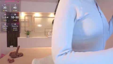 Snapshot of chloemoon9 chatting on October 2025 12:42:02 PM Chloe Moon online show from October 2025 12:42:02 PM