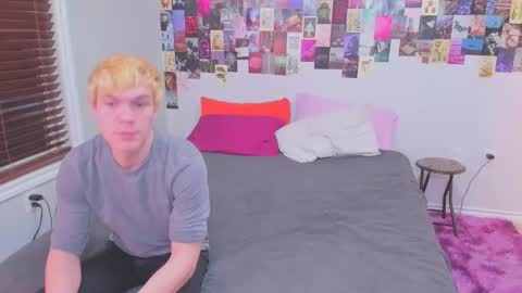 Snapshot of chloenight chatting on January 2025 06:07:01 AM Chloe Night Milo Night online show from January 2025 06:07:01 AM