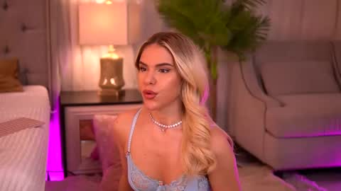 Chloe online show from January 2025 03:04:02 AM