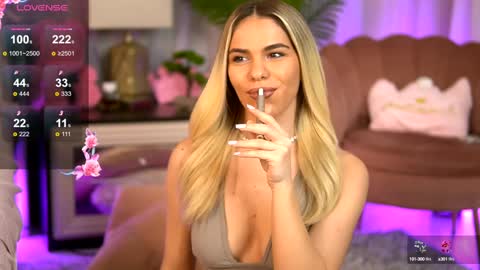Chloe online show from February 2025 03:44:01 AM