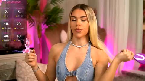 Chloe online show from March 2025 09:11:02 PM