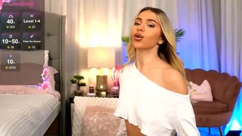 Chloe online show from March 2025 03:40:01 AM