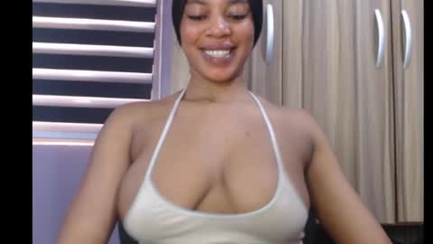 ESTHER online show from January 2025 10:03:01 AM
