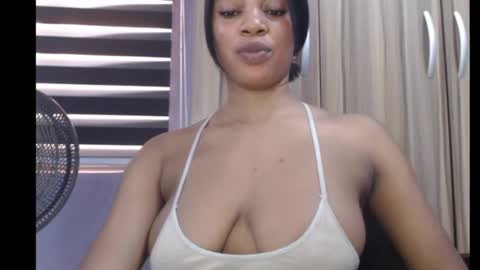 ESTHER online show from January 2025 08:09:02 AM