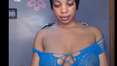 ESTHER online show from February 2025 05:40:02 PM