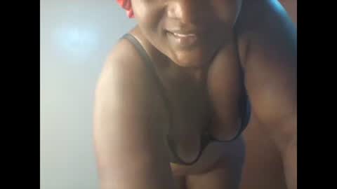 Snapshot of chocobabe002 chatting on January 2025 08:31:02 PM chocobabe002 online show from January 2025 08:31:02 PM