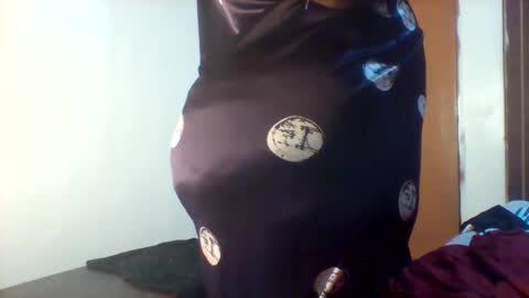 Snapshot of chocobabe002 chatting on September 2025 03:27:02 AM chocobabe002 online show from September 2025 03:27:02 AM