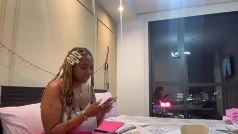 Snapshot of chocolatecakequeen chatting on January 2025 01:58:02 AM ChocolateCakeQueen online show from January 2025 01:58:02 AM