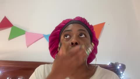 Snapshot of chocolatecakequeen chatting on November 2025 04:23:01 AM ChocolateCakeQueen online show from November 2025 04:23:01 AM