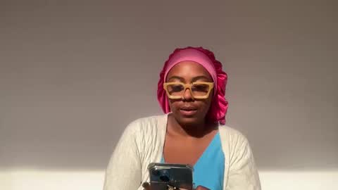 Snapshot of chocolatecakequeen chatting on November 2025 12:27:02 PM ChocolateCakeQueen online show from November 2025 12:27:02 PM