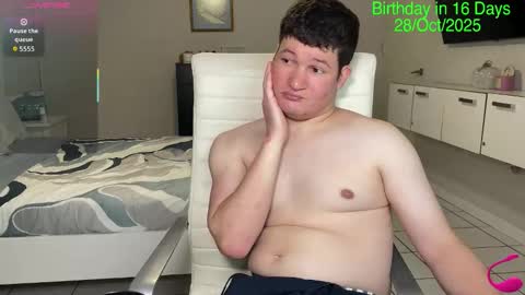 Snapshot of chris___evanss chatting on October 2025 07:14:02 PM Chris Evens online show from October 2025 07:14:02 PM