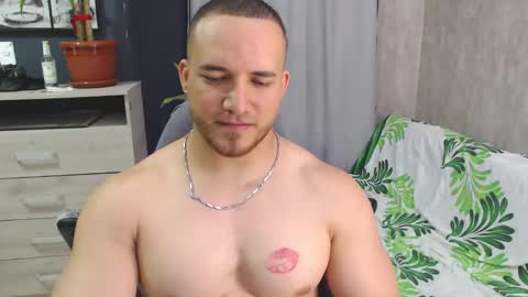 chris_huntter online show from February 2025 09:58:02 PM