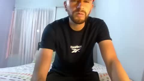 Snapshot of chris_sex80 chatting on January 2025 01:32:01 AM chris_sex80 online show from January 2025 01:32:01 AM