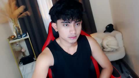 Snapshot of chris_walker22 chatting on November 2025 04:44:02 AM Shawty Chris online show from November 2025 04:44:02 AM