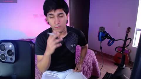 Christian Wang online show from October 2025 09:39:02 PM