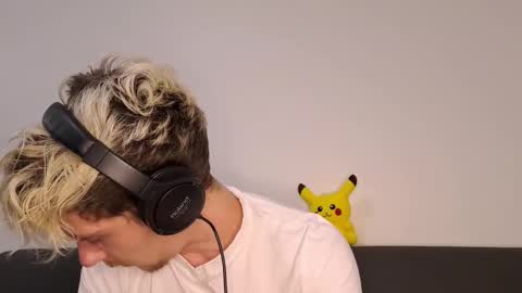 Snapshot of chrisslicer chatting on October 2025 11:27:02 PM Christopher online show from October 2025 11:27:02 PM