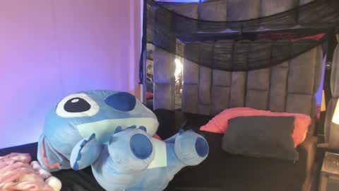 Snapshot of christaly_1 chatting on October 2025 10:55:01 AM Christal online show from October 2025 10:55:01 AM