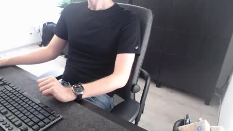 Snapshot of christianblck chatting on November 2025 09:09:01 AM christianblck online show from November 2025 09:09:01 AM