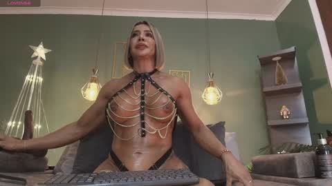 Christiekroes online show from December 2024 10:50:02 AM