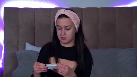 Snapshot of christinamilton chatting on November 2025 06:18:01 PM Christina online show from November 2025 06:18:01 PM