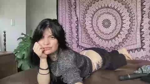 Val riess -- Instagram free online show from October 2025 05:13:02 PM