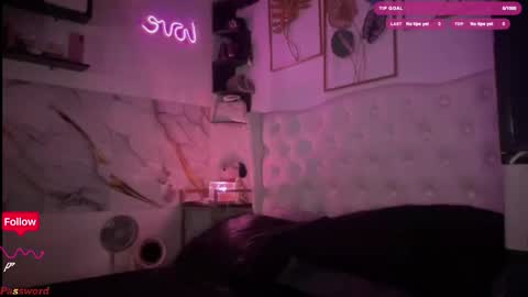 Snapshot of christinee_star chatting on October 2025 10:33:02 AM christine online show from October 2025 10:33:02 AM