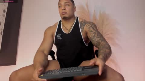 Snapshot of chrizmacgregor chatting on October 2025 02:59:01 AM chrizmacgregor online show from October 2025 02:59:01 AM