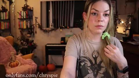 Snapshot of chrysanthulu chatting on October 2025 05:26:02 AM Chrys online show from October 2025 05:26:02 AM