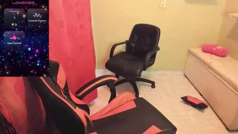 Snapshot of chubby_sex96 chatting on October 2025 09:37:01 PM kate online show from October 2025 09:37:01 PM