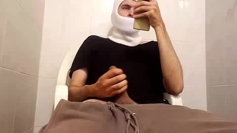 Snapshot of cincopulgadas chatting on January 2025 01:40:02 PM Ernesto online show from January 2025 01:40:02 PM