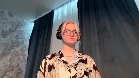 Cindi online show from November 2025 05:33:02 PM