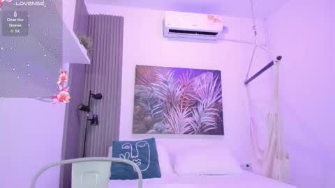 Cintia online show from October 2025 12:05:02 PM