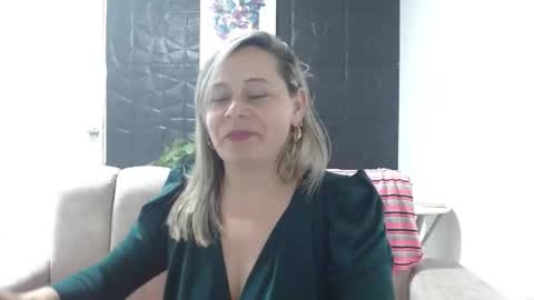 cinthia1609 online show from February 2025 11:00:02 PM
