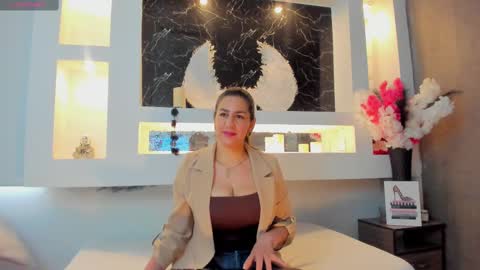 Cinthya  online show from October 2025 12:25:02 PM