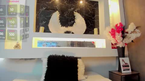 Cinthya  online show from October 2025 11:53:02 AM