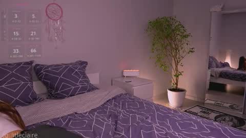 Claire online show from October 2025 07:58:02 PM