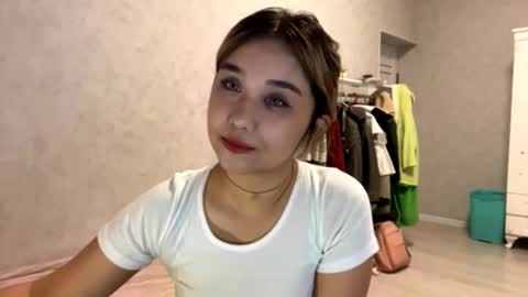 Lara online show from October 2025 06:09:01 PM