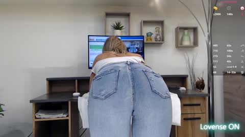 Snapshot of classy_medeeea chatting on January 2025 01:33:01 AM Deea xxx online show from January 2025 01:33:01 AM