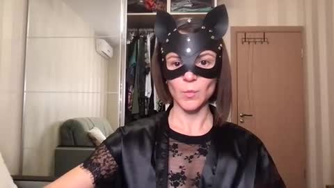 Snapshot of cleo_catra chatting on October 2025 03:40:01 PM cleo_catra online show from October 2025 03:40:01 PM