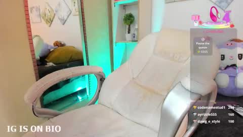 Snapshot of cleo_nilee chatting on November 2025 03:34:01 PM cleo online show from November 2025 03:34:01 PM